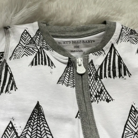 Burt’s Bees Baby Zipper Rompers - Picture 4 of 4